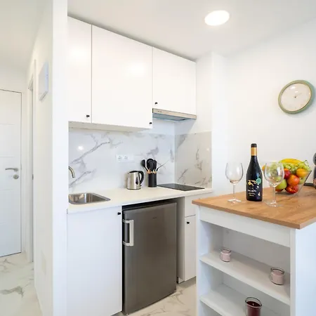 Апартаменти Costa Serena 420 *