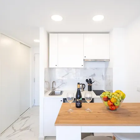 شقة Costa Serena 420 *